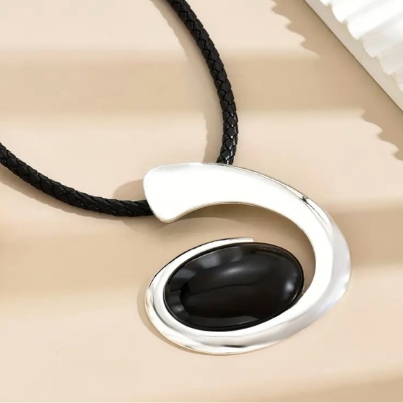 Exaggerated Jewelry set. Necklace and Earring Set. New - Picture 7 of 10